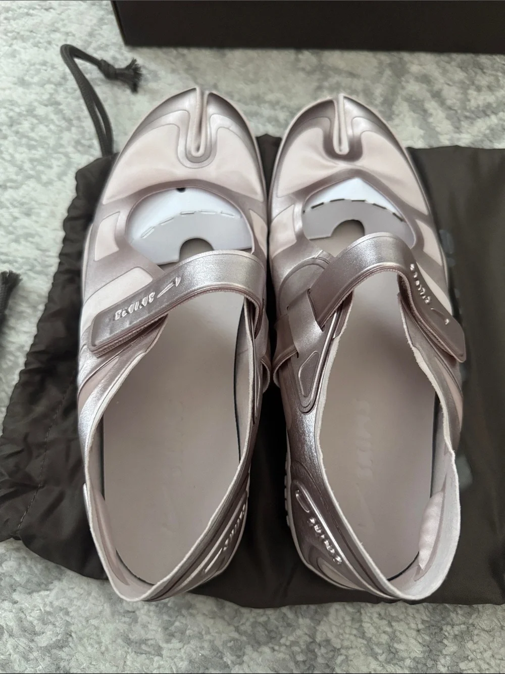 Nike metallic rose